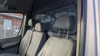 Volkswagen Crafter 2.5 TDI picture 18