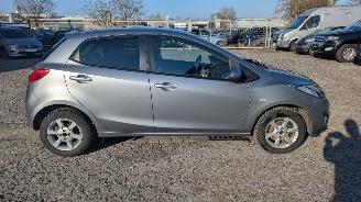 Mazda 2 1.3 picture 4