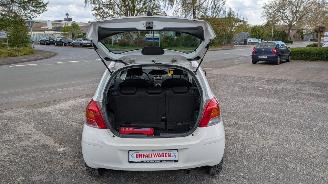 Toyota Yaris 1.0 picture 6