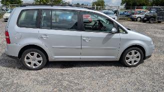 Vrakbiler auto Volkswagen Touran 2.0 TDI 2006/7