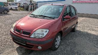 Coche siniestrado Renault Scenic 1.6 2003/2