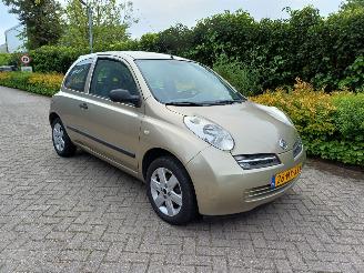 damaged passenger cars Nissan Micra 1.2 VISIA  3drs 2004/3