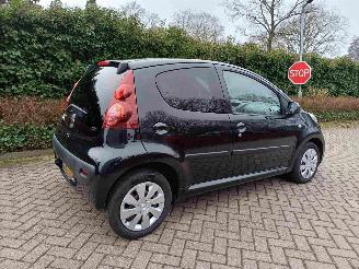Peugeot 107 1.0 Envy 5drs airco picture 2
