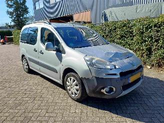 krockskadad bil auto Peugeot Partner Tepee 1.6 VTi Access 2014/6
