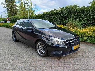 uszkodzony samochody osobowe Mercedes A-klasse 180 AUTOMAAT 2013/2