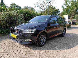 damaged passenger cars Skoda Fabia Combi 1.0 TSI Business Edition 2019/9