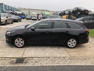 uszkodzony samochody osobowe Kia Ceed Combi 1.0tgdi 88kW 2022/2