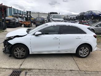 Auto incidentate Kia Ceed 14 t-gdi 103 kW E6 Automaat 2019/8