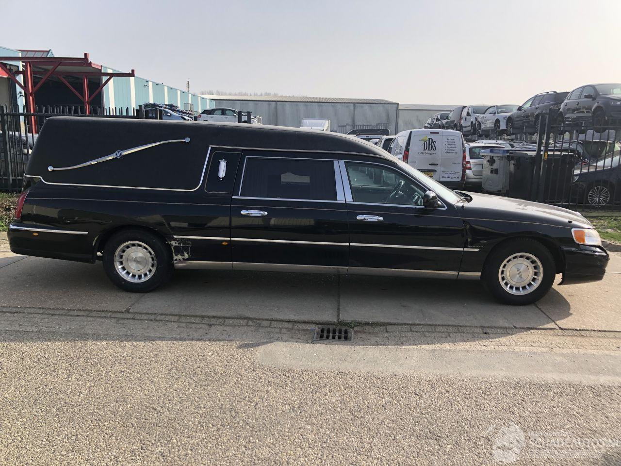 Lincoln Town Car 4.6i V8 164kW