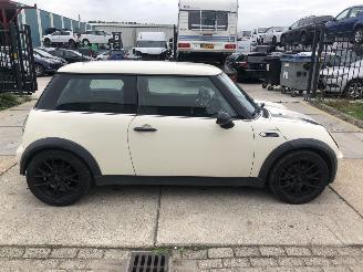 voitures voitures particulières Mini Mini ONE Airco 66kW 2005/4