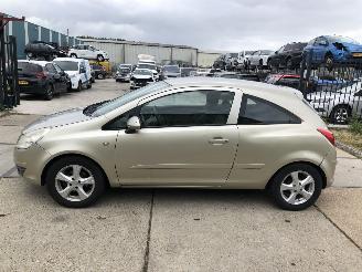 skadebil auto Opel Corsa 12i 16v 2007/1