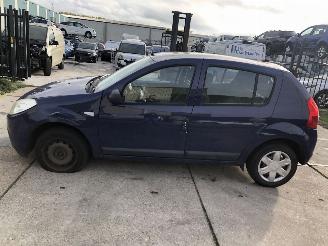skadebil auto Dacia Sandero 12i 16v 55kW 2009/8