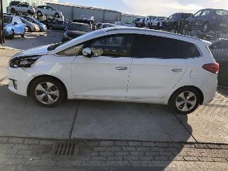 Schadeauto Kia Carens 17crdi 100kW E5 7 zitter 2014/3