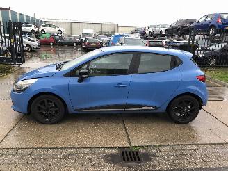 Damaged car Renault Clio 0.9tce HB NAVI, LM VELGEN 2013/2