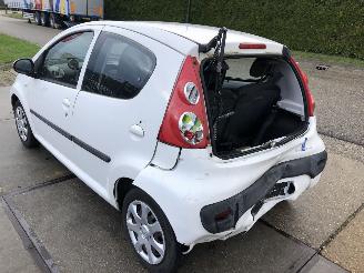 Peugeot 107 5 drs Airco picture 5