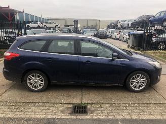 damaged passenger cars Ford Focus 16tdci 77kW E5 2013/8