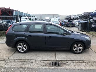 skadebil auto Ford Focus 16i 74kW E5 Combi 2011/1