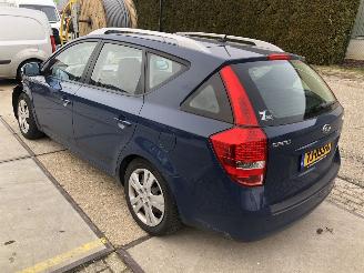 Kia Cee d 1.6 CVVT Sporty Wagon X-ecutive picture 5
