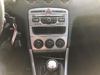 Peugeot 308 16hdi 68kW E5 5drs picture 9