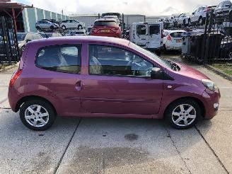 krockskadad bil auto Renault Twingo 12i 16v Airco 2012/4