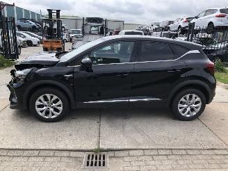 Unfallwagen Renault Captur 13tce 96kW Automaat 2020/8