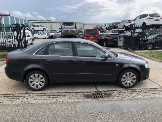 Vaurioauto  passenger cars Audi A4 2.0i 96kW 2007/2