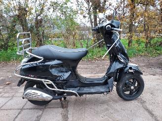 Verwertung Roller Vespa   2010/6