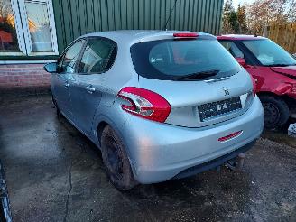 demontáž osobní automobily Peugeot 208  2013/1