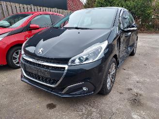 demontáž osobní automobily Peugeot 208  2018/7