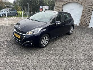 Voiture accidenté Peugeot 208 1.2 puretech weinig km !! 2016/8