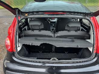 Peugeot 107 Weinig km !! picture 14