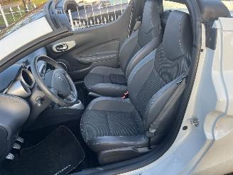 Renault Wind 1.6 16v Mooie auto weinig km !! picture 16