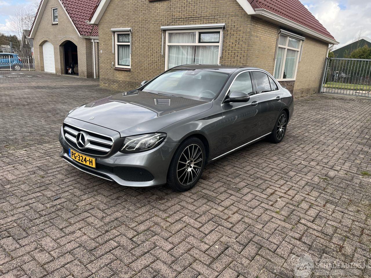 Mercedes E-klasse Lichte brandschade !!