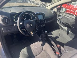 Renault Clio 0.9 tce weinig schade !! picture 10