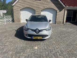 Renault Clio 0.9 tce weinig schade !! picture 8