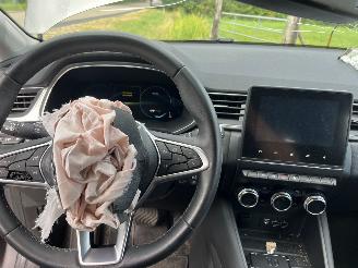 Renault Captur E-TECH PLUG-IN HYBRID weinig km !! picture 13