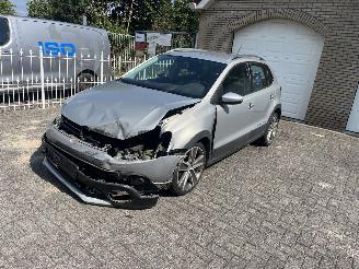 krockskadad bil auto Volkswagen Polo Cross polo weinig km !! 2012/3