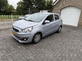 krockskadad bil auto Mitsubishi Space-star Weinig km !! 2019/10