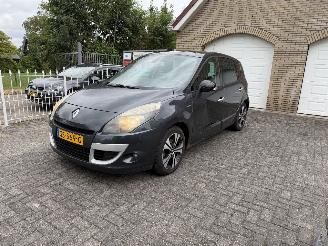 Voiture accidenté Renault Scenic 1.4 tce 2011/3