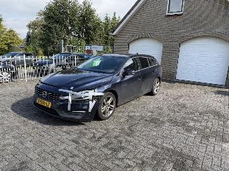 Damaged car Volvo V-60 2.0 t5 automaat !! 2017/4