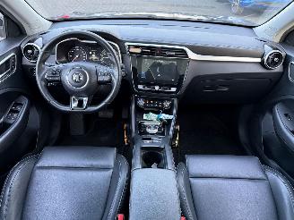MG ZS EV Luxury 45 kWh / Panorama / Leer picture 10