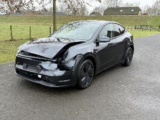 Damaged car Tesla Model Y BEV 79KWH LONG RANGE AUTO 4WD Panorama 2025/5