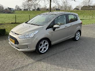 krockskadad bil auto Ford B-Max 1.0 Ecoboost Titanium 2013/1