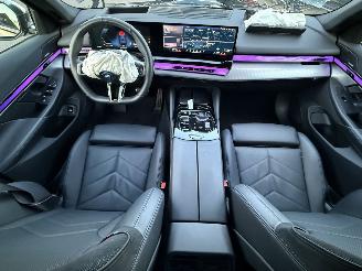 BMW i5 Touring EDRIVE40 / M-Sport / Pano / Leer picture 14