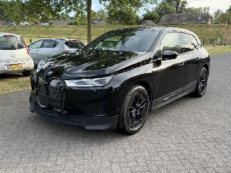 BMW iX xDrive40 picture 2