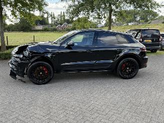 Vaurioauto  passenger cars Porsche Macan 3.0 GTS AWD / Panorama / Leer 2017/4