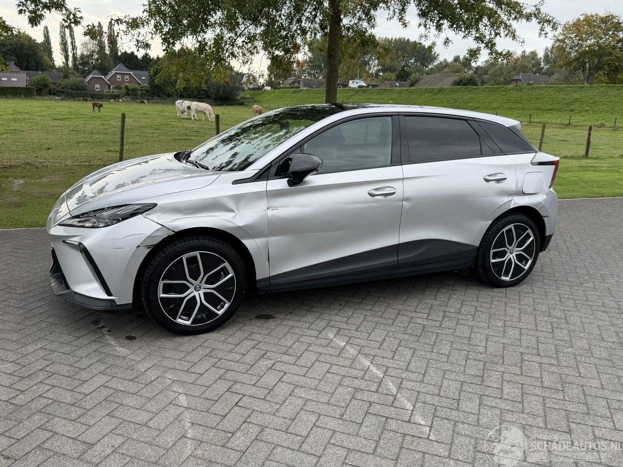 MG MG4 77 kWh Trophy Extended Range