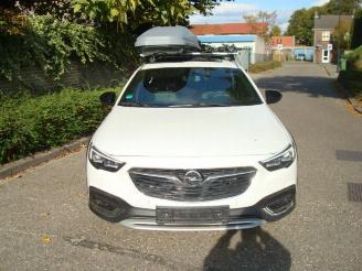 krockskadad bil auto Opel Insignia 2.0 TURBO 4X4 COUNTRY 260PK!! 2017/11