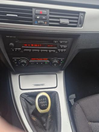 BMW 3-serie 320I picture 15