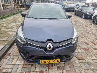 Schadeauto Renault Clio 0.9 TCE LIMITED 2017/12
